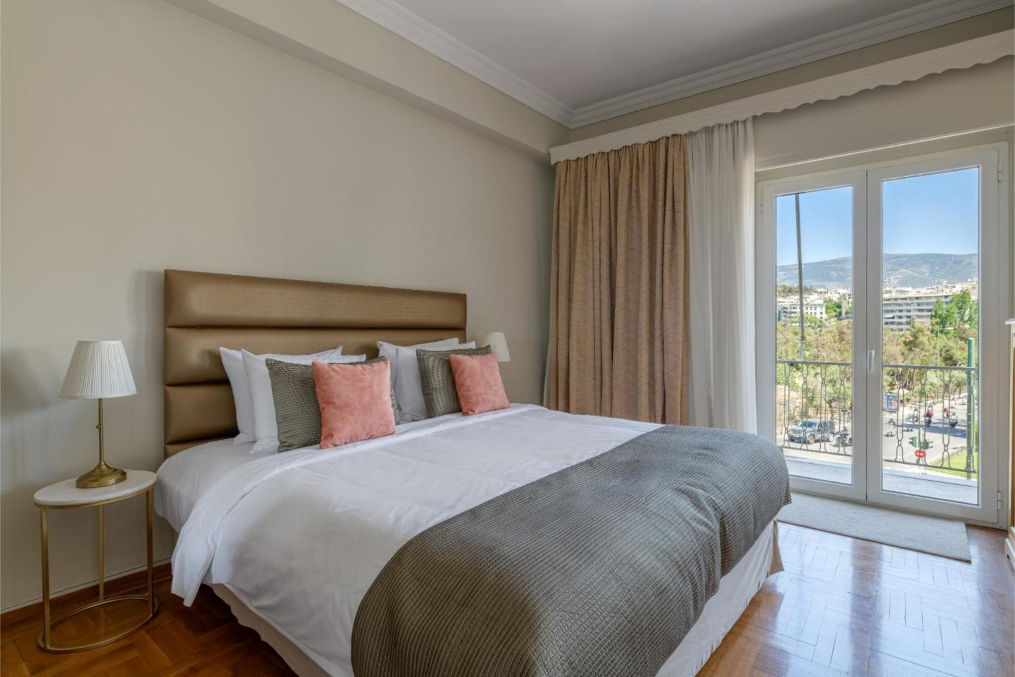 The Classic Residence, Acropolis By Aura Homes Apartment *